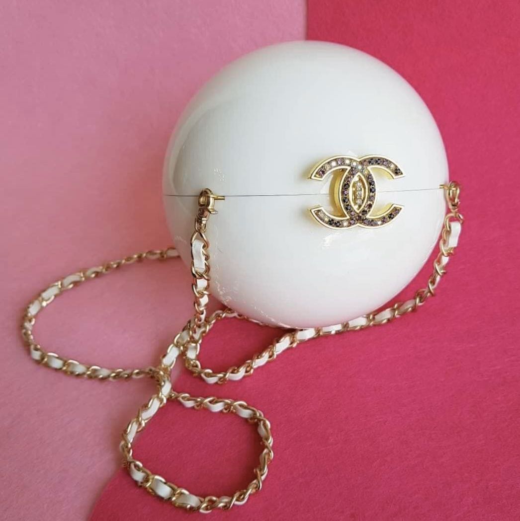 [Authentic] Chanel VIP Dubai White Pearl Ball Bag