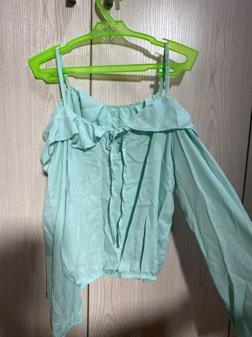 (BRAND NEW) Trendy Mint colored Top (Category: Others Tops) located in Quezon City. Submitted by cornerstone_ph (Listing ID 276323269, Image 2). Description: BRAND NEW NO DAMAGE.