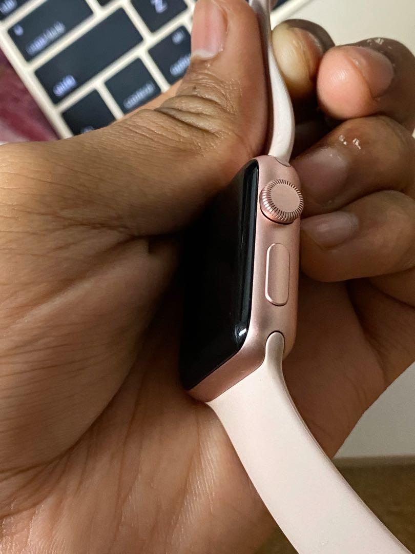 Like new Apple Watch series 2 gps rose gold, 手提電話, 智能穿戴裝置及智能手錶- Carousell