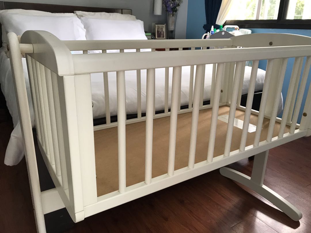 Mothercare swing hot sale crib