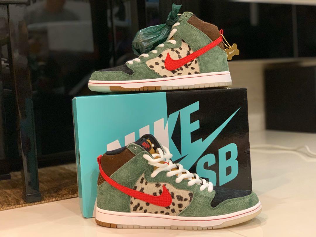 Nike 420 shop dog walker