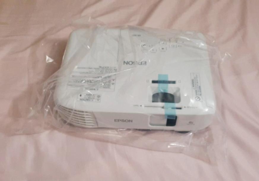 Projector Epson Eb S05 Electronics Others On Carousell