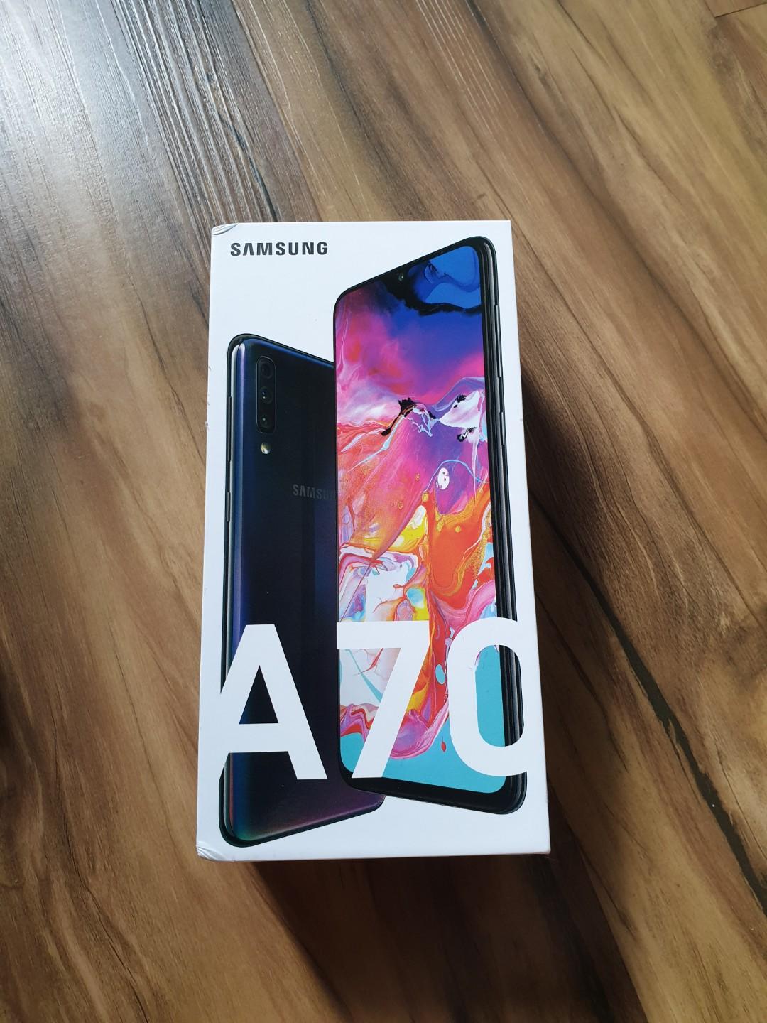 samsung a70 smartphone