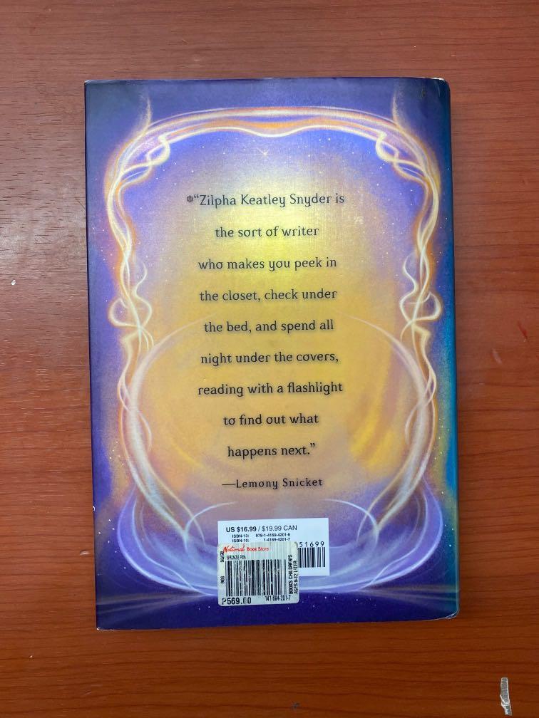 The Bronze Pen (Category: Storybooks) located in Manila. Submitted by agnz_ (Listing ID 276344967, Image 3). Description: The Bronze Pen By Zilpha Keatley Snyder Hard bound. Delivery fee: shouldered by buyer PM is the key🔑 .