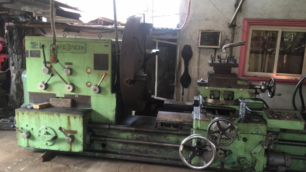 1 UNIT LATHE MACHINE, Commercial & Industrial, Industrial Equipment on ...