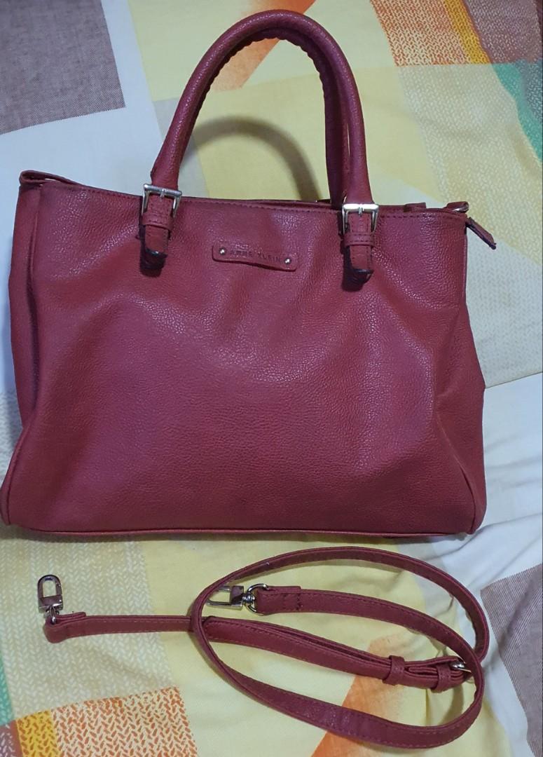 ANNE KLEIN 2 Way (Category: Beach Bags) located in General Trias. Submitted by cstuffs (Listing ID 276539335, Image 1). Description: anne Klein pls manage expectations some rubber lining issue still in good condition.