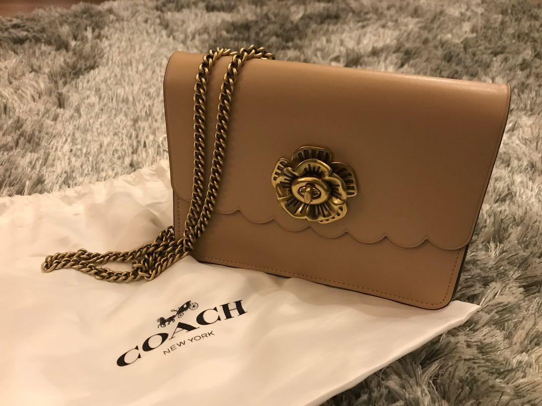 Coach bowery mini crossbody with tea rose turnlock deals