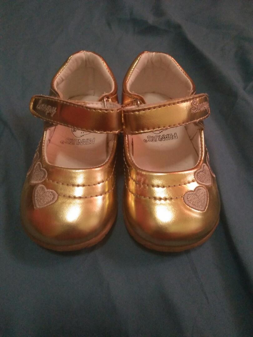 girls size 3 gold shoes
