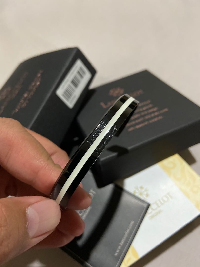 Lancelot gelang hitam, Fesyen Pria, Aksesoris, Lainnya di Carousell