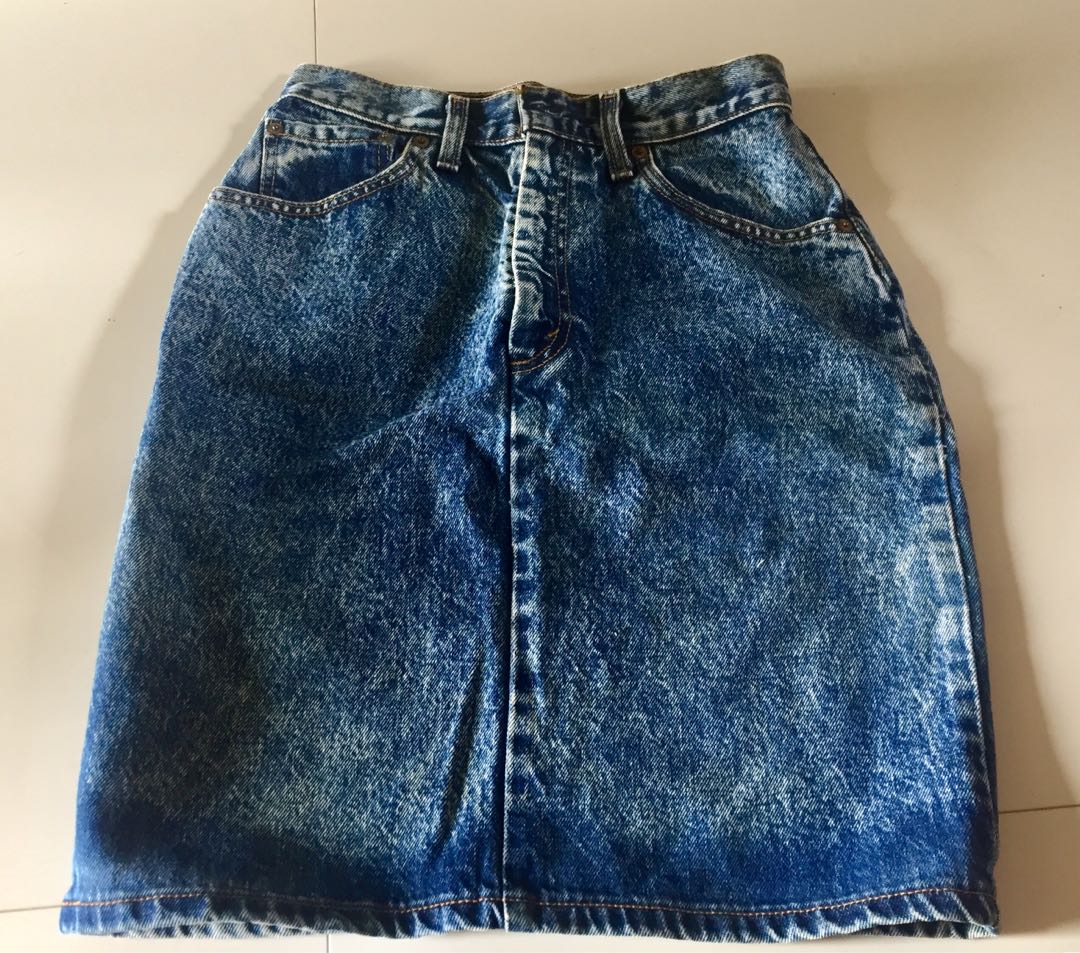 Levi s Denim skirt Women s Fashion Bottoms Skirts on Carousell