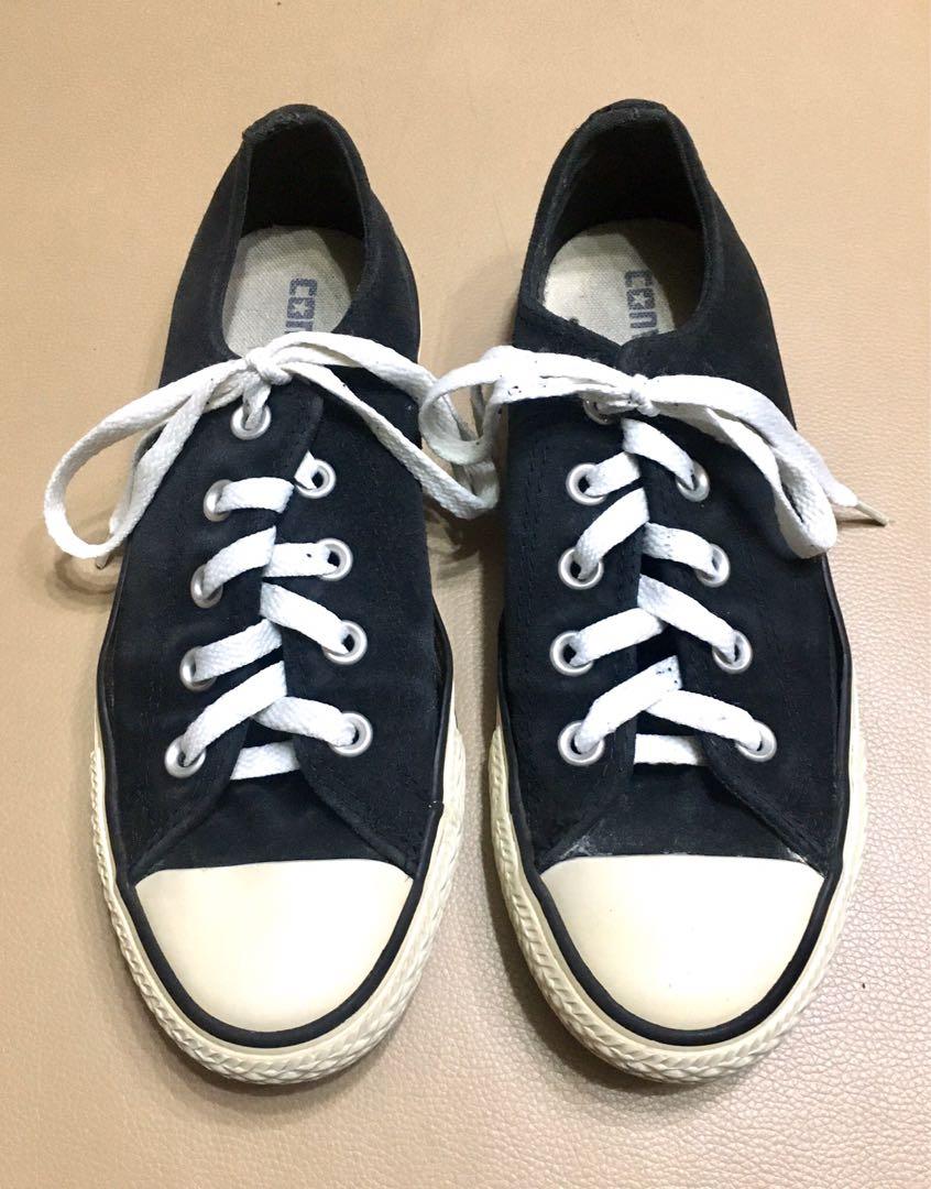 Original Converse (Black) (Category: Sneakers) located in Quezon City. Submitted by declutter_project (Listing ID 276555437, Image 1). Description: Lightly used only.