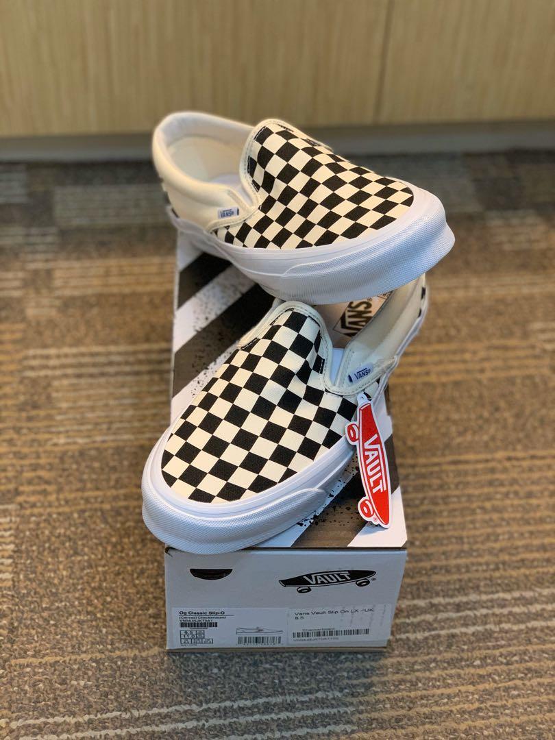 Checkerboard vault top