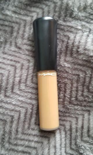 Mac nc45 concealer