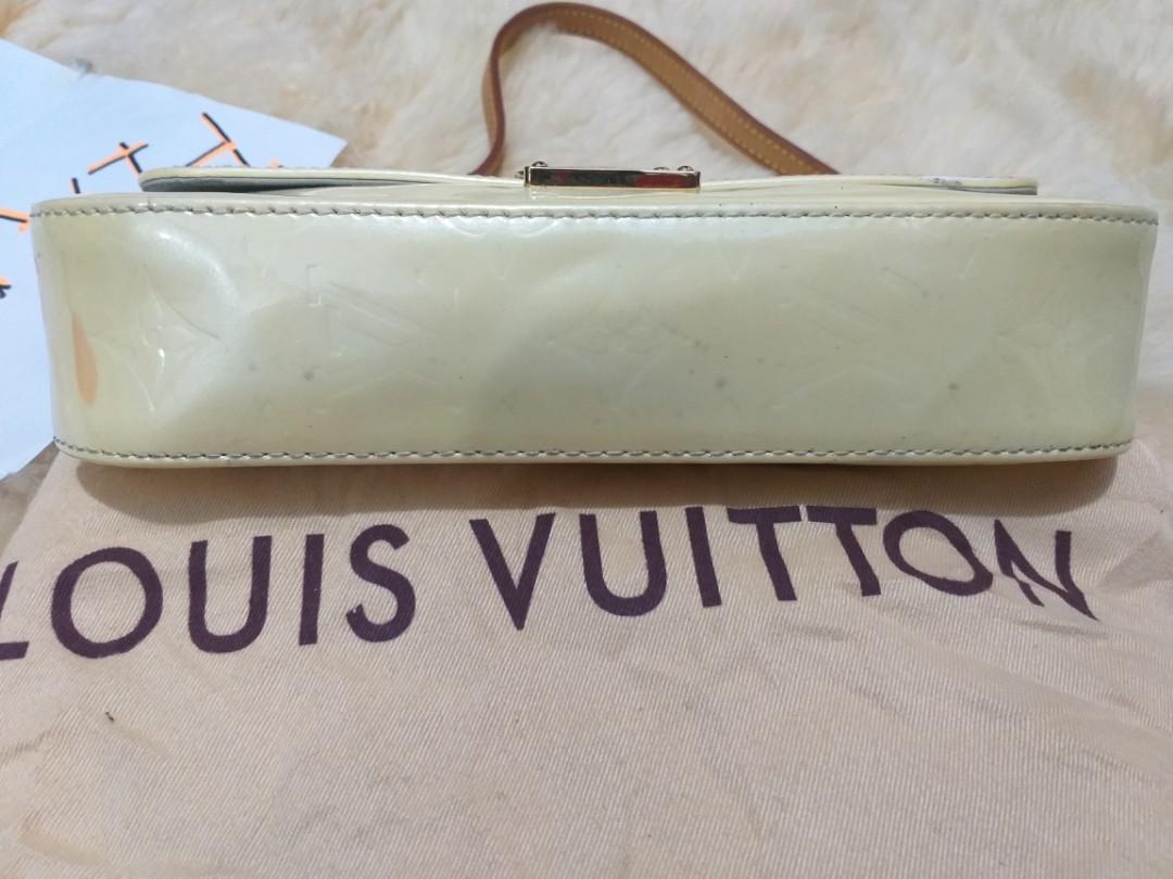 Louis Vuitton Perle Monogram Vernis Malibu Street Clutch Louis Vuitton
