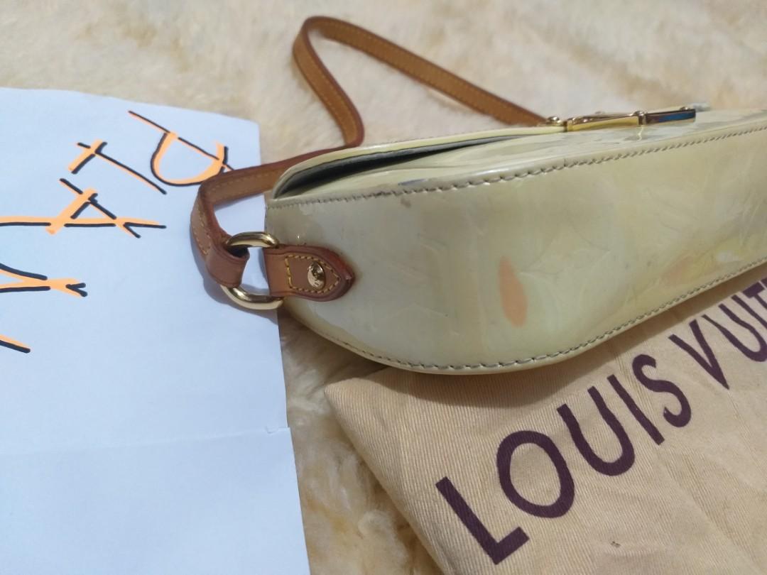 Louis Vuitton Vernis Malibu Street Shoulder Bag, Women's Fashion, Bags &  Wallets, Shoulder Bags on Carousell