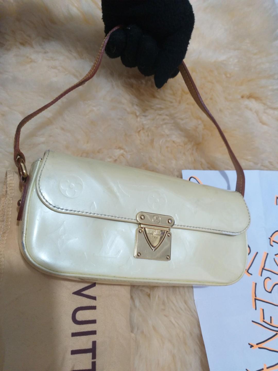 Louis Vuitton Louis Vuitton Malibu Street White Perle Vernis Leather