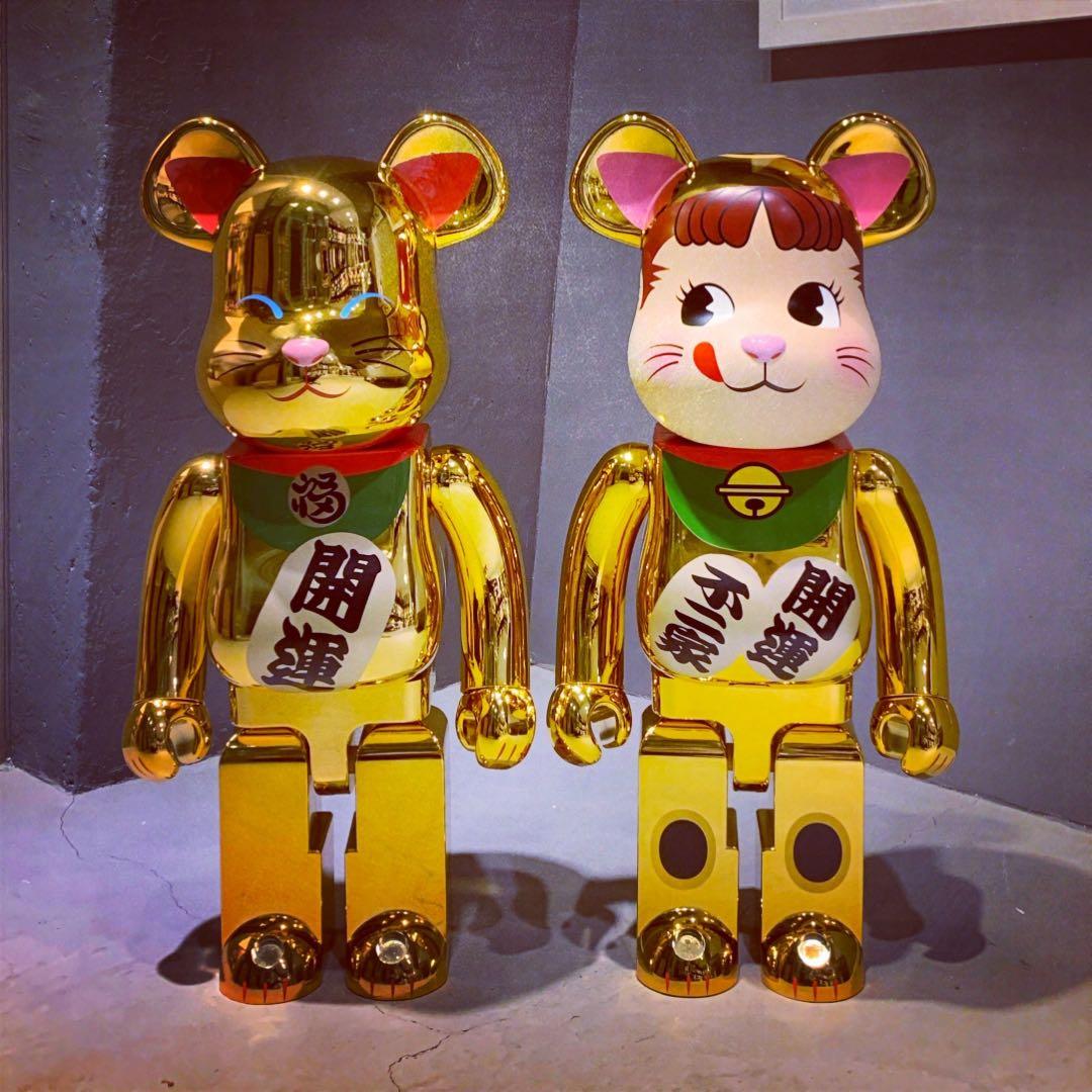 Bearbrick 1000 招財貓綠領牛奶妹peko 玩具 遊戲類 玩具 Carousell