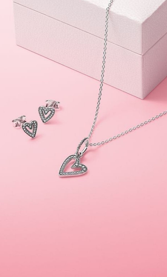 Pandora freehand heart sale necklace