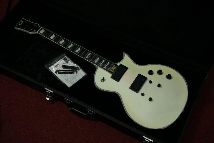 ESP Eclipse Standard （分類：樂器）位於 Hong Kong。 由 pokol. 提交（商品編號 276693255，圖片 1）。簡介： ESP Eclipse Standard Series Made in Japan 80% new 正常使用花痕及損傷（如圖） 連ESP吉他Case 牛頭角交收。