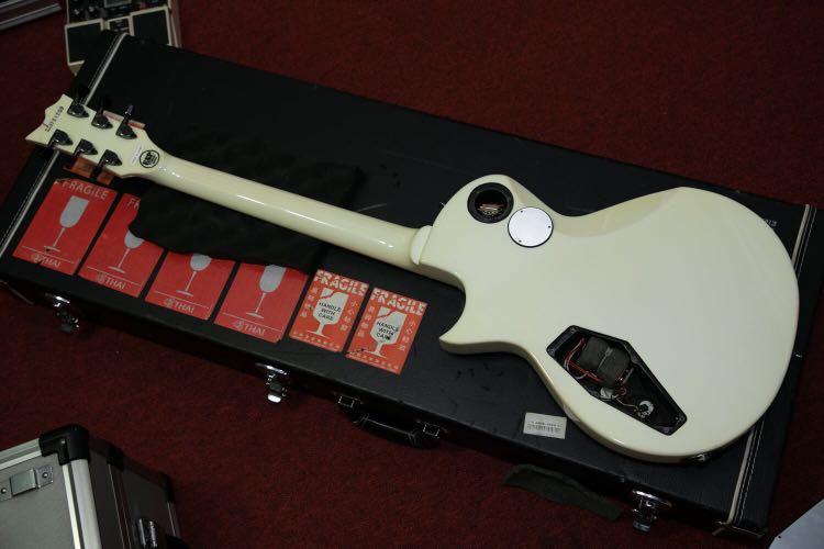 ESP Eclipse Standard （分類：樂器）位於 Hong Kong。 由 pokol. 提交（商品編號 276693255，圖片 2）。簡介： ESP Eclipse Standard Series Made in Japan 80% new 正常使用花痕及損傷（如圖） 連ESP吉他Case 牛頭角交收。