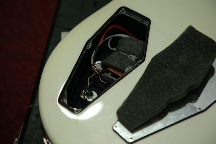 ESP Eclipse Standard （分類：樂器）位於 Hong Kong。 由 pokol. 提交（商品編號 276693255，圖片 3）。簡介： ESP Eclipse Standard Series Made in Japan 80% new 正常使用花痕及損傷（如圖） 連ESP吉他Case 牛頭角交收。