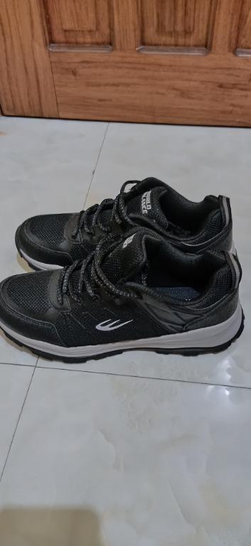 world balance badminton shoes
