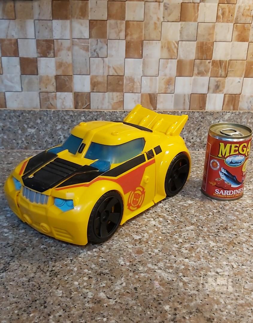 Hasbro Transformer Bumblebee (Category: Vehicle & Diecast Models) located in Lapu Lapu. Submitted by everydays_needs (Listing ID 276692256, Image 1). Description: Hasbro Transformer Bumblebee transforms car to robot & vv with sounds & lights no box/packaging really nice toy for kids.