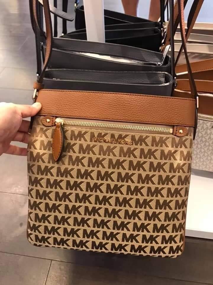 Michael Kors Connie Crossbody, Luxury, Bags & Wallets on Carousell