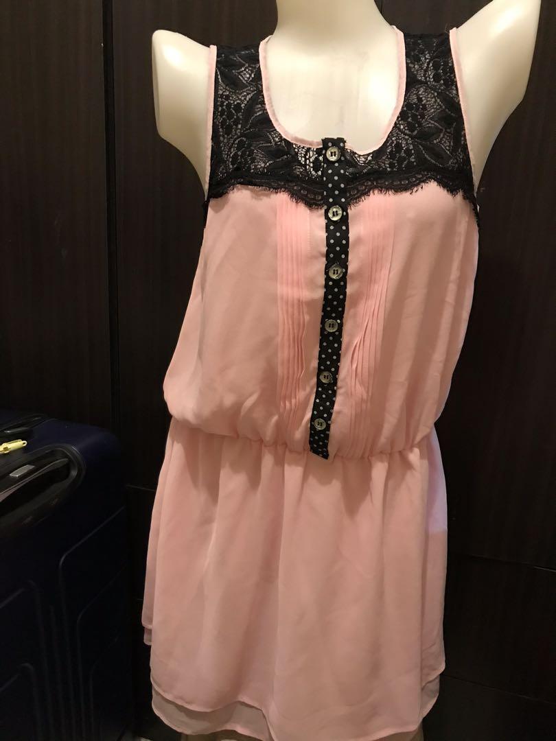 Preloved pink sleeveless chiffon long blouse (Category: Blouses) located in Caloocan City. Submitted by kaitstell (Listing ID 276709042, Image 2). Description: Only washed but not worn. Nice to pair with leggings or shorts. #kayakorin.