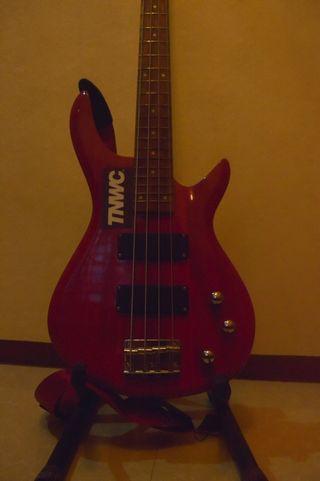 7.5K Global Bass Guitar + 20 Watts RJ Basic Bass Amp + 18.5 Feet RJ Basic Cord +Free Bass Guitar Case