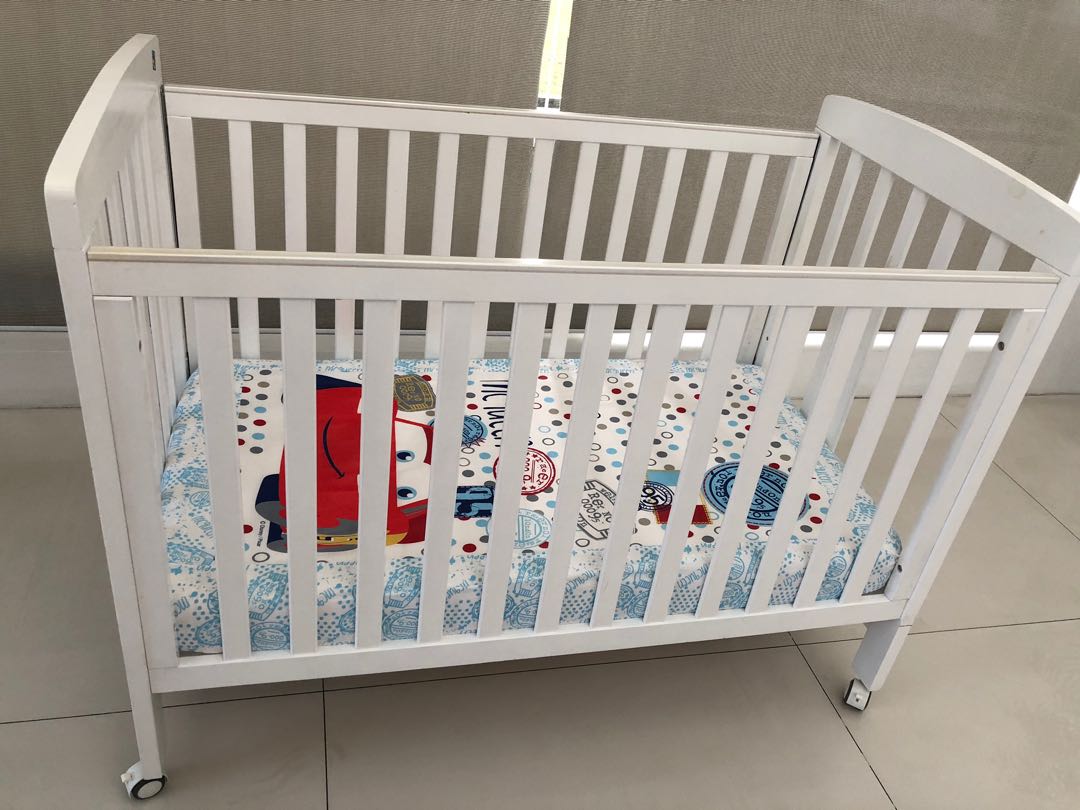 Dwelling hot sale baby crib