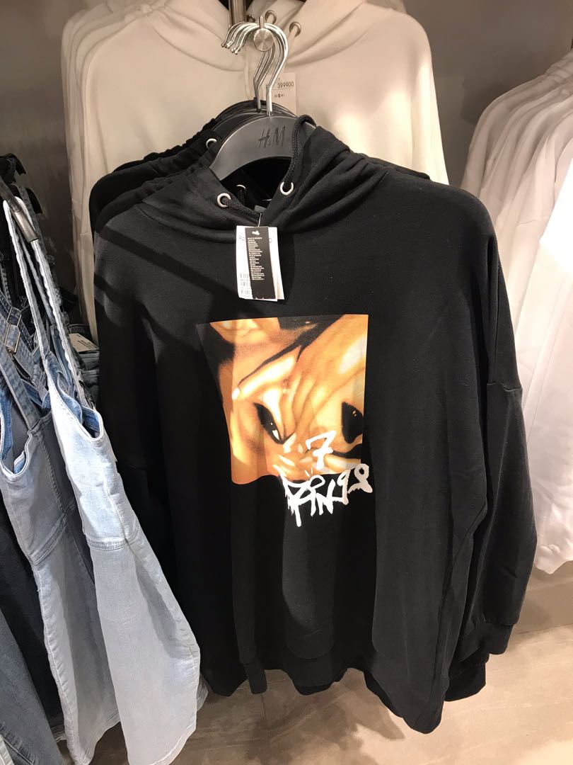 Sweatshirt ariana grande h&m best sale