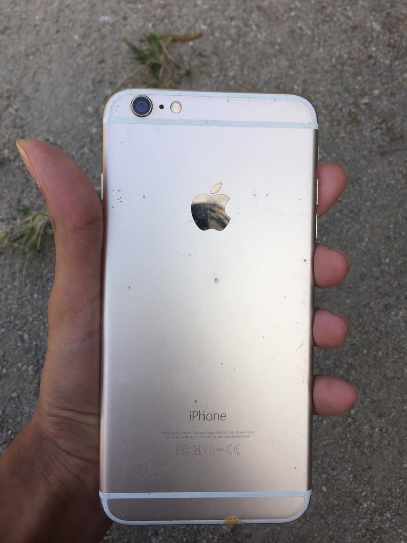 iphone 6 plus (Category: iPhone 6 Series) located in Shah Alam. Submitted by asyikinrazaleigh (Listing ID 276769005, Image 1). Description: - iphone 6+ - 16gb - condition 8/10 - available to meet up.