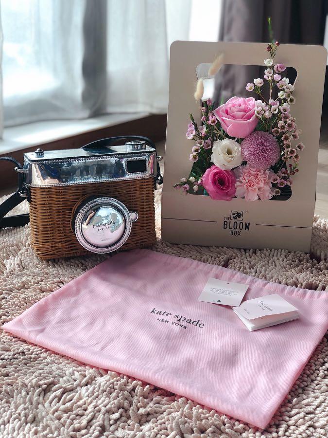 Kate spade rose store 3d camera bag