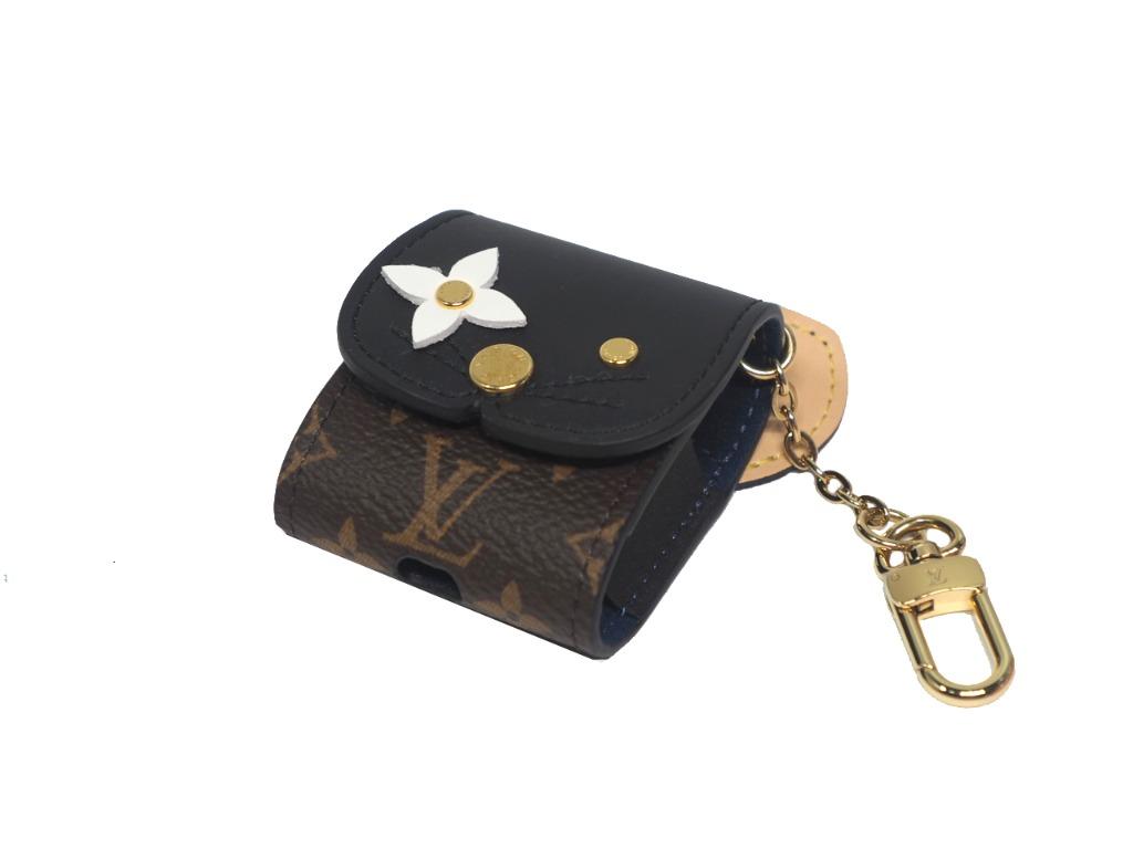 LOUIS VUITTON GI0448 Monogram cat motif Etui-Earphone AirPods Case used