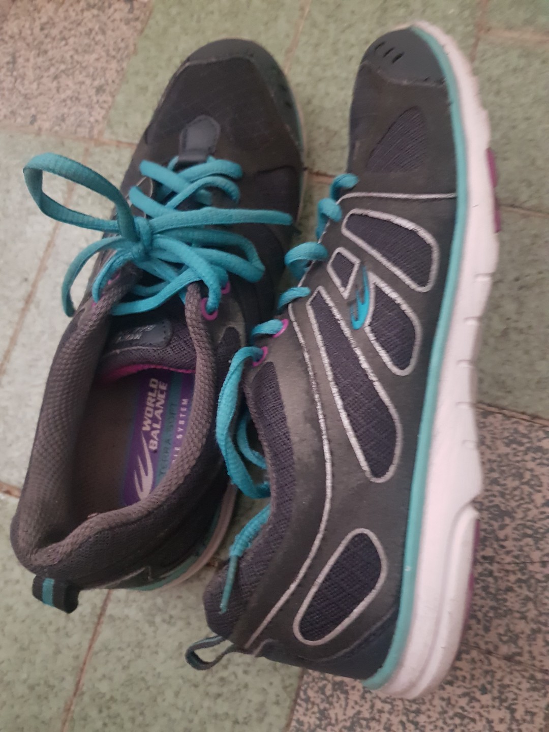 world balance running shoes for ladies