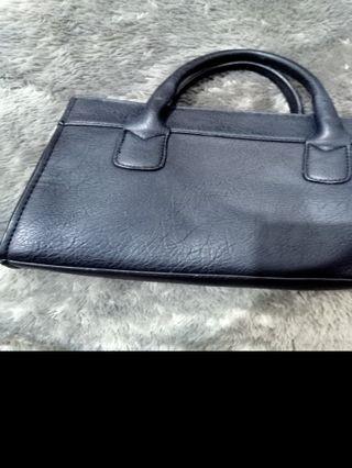 Tas hitam