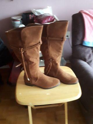 Ladies tall boots
