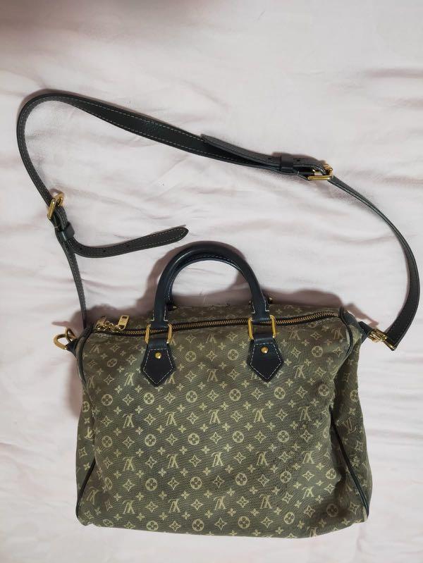 Authentic lv bag (Category: Tote Bags) located in Singapore. Submitted by jojo_coco (Listing ID 277094635, Image 6). Description: Used authentic lv bag for sale .