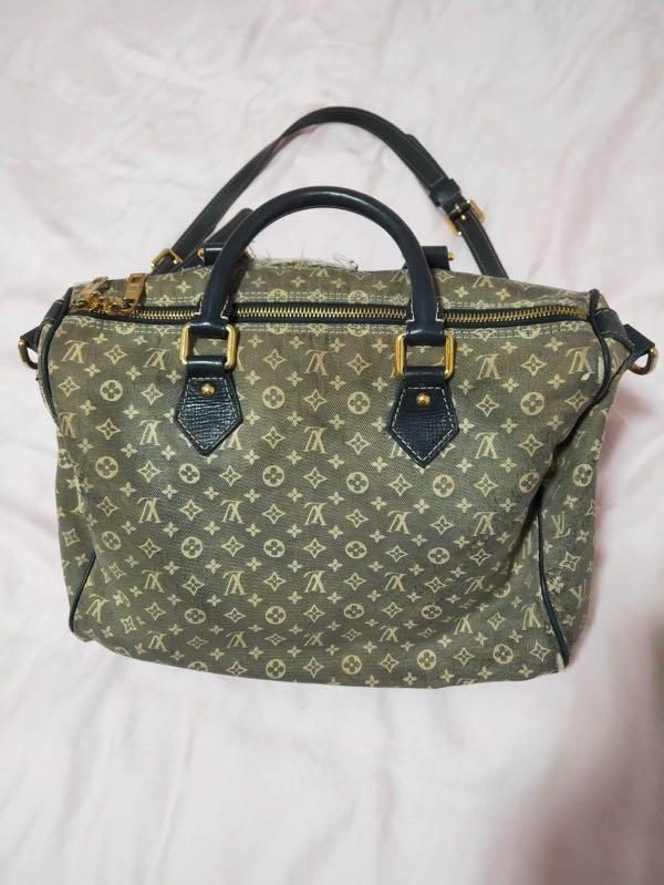 Authentic lv bag (Category: Tote Bags) located in Singapore. Submitted by jojo_coco (Listing ID 277094635, Image 5). Description: Used authentic lv bag for sale .