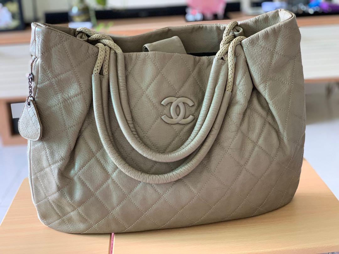 Chanel 手袋, 名牌, 手袋及銀包- Carousell