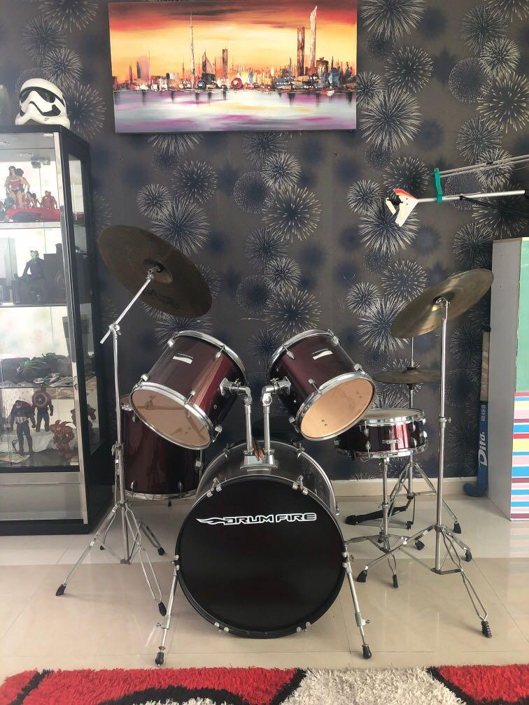 Drum Set (Category: Musical Instruments) located in Shah Alam. Submitted by jsterr (Listing ID 276969162, Image 1). Description: Drum set rarely played busy with work life .