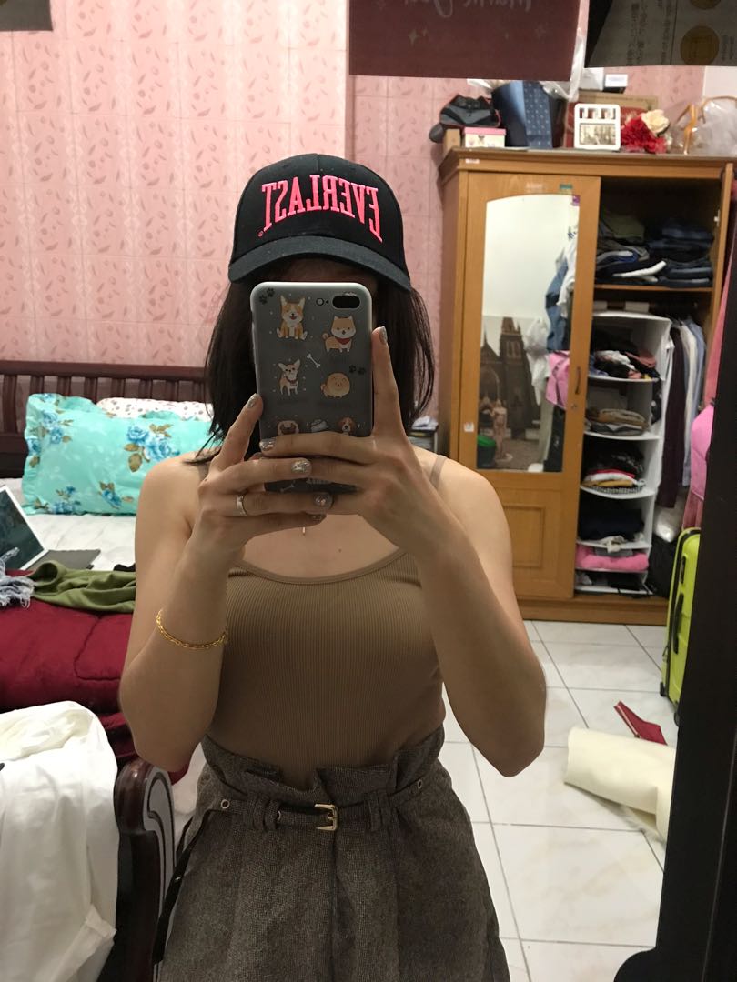 Everlast Cap, Fesyen Wanita, Aksesoris di Carousell