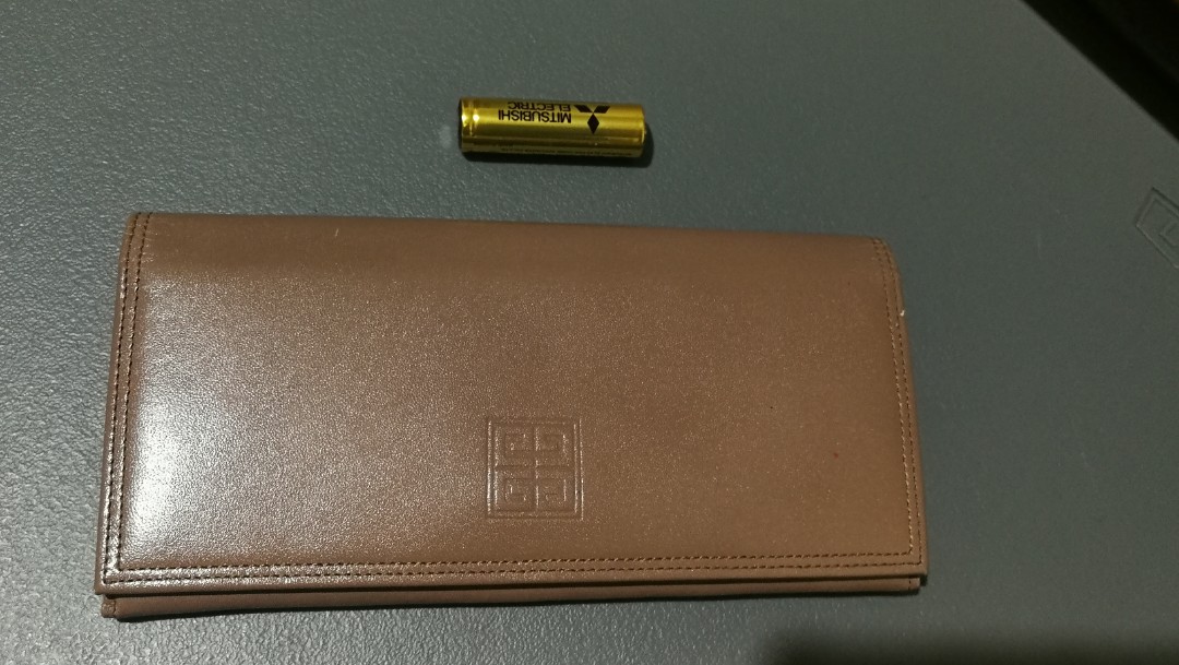 GIVENCHY VINTAGE LONG WALLET, Women's Fashion, Bags & Wallets, Wallets &  Card holders on Carousell