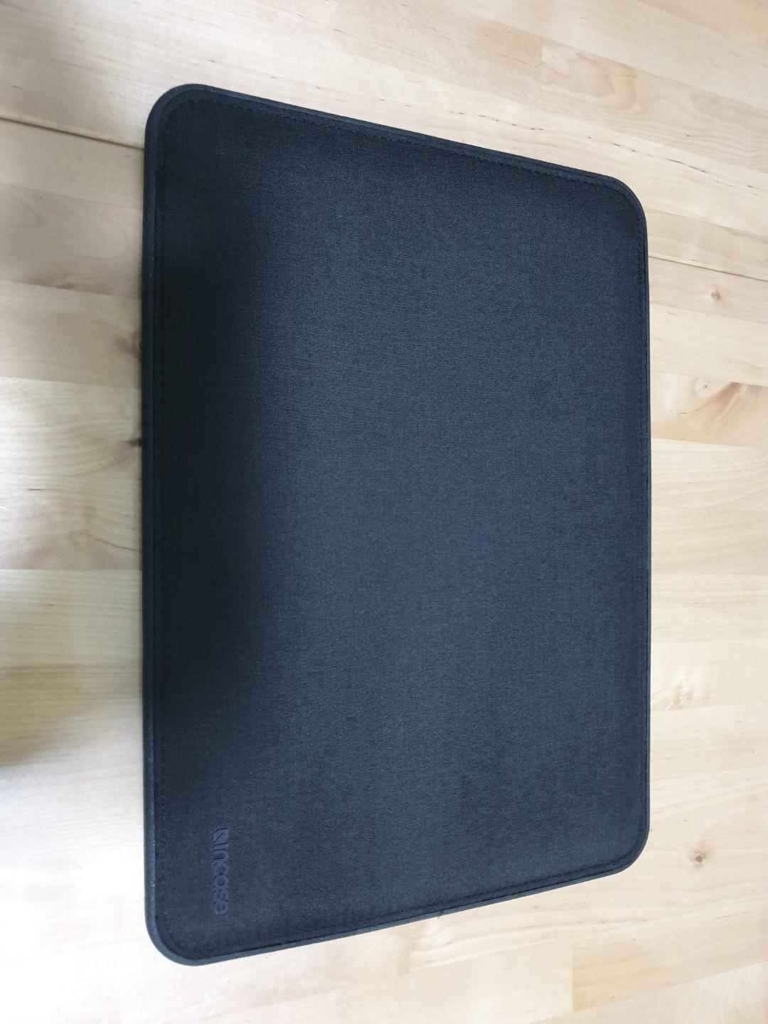 Incase Icon Sleeve for MacBook Pro 15.4