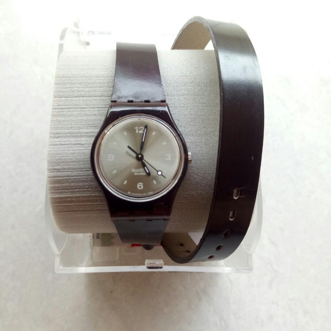 JAM TANGAN SWATCH LILIT TALI KULIT ORIGINAL, Barang Mewah, Jam Tangan