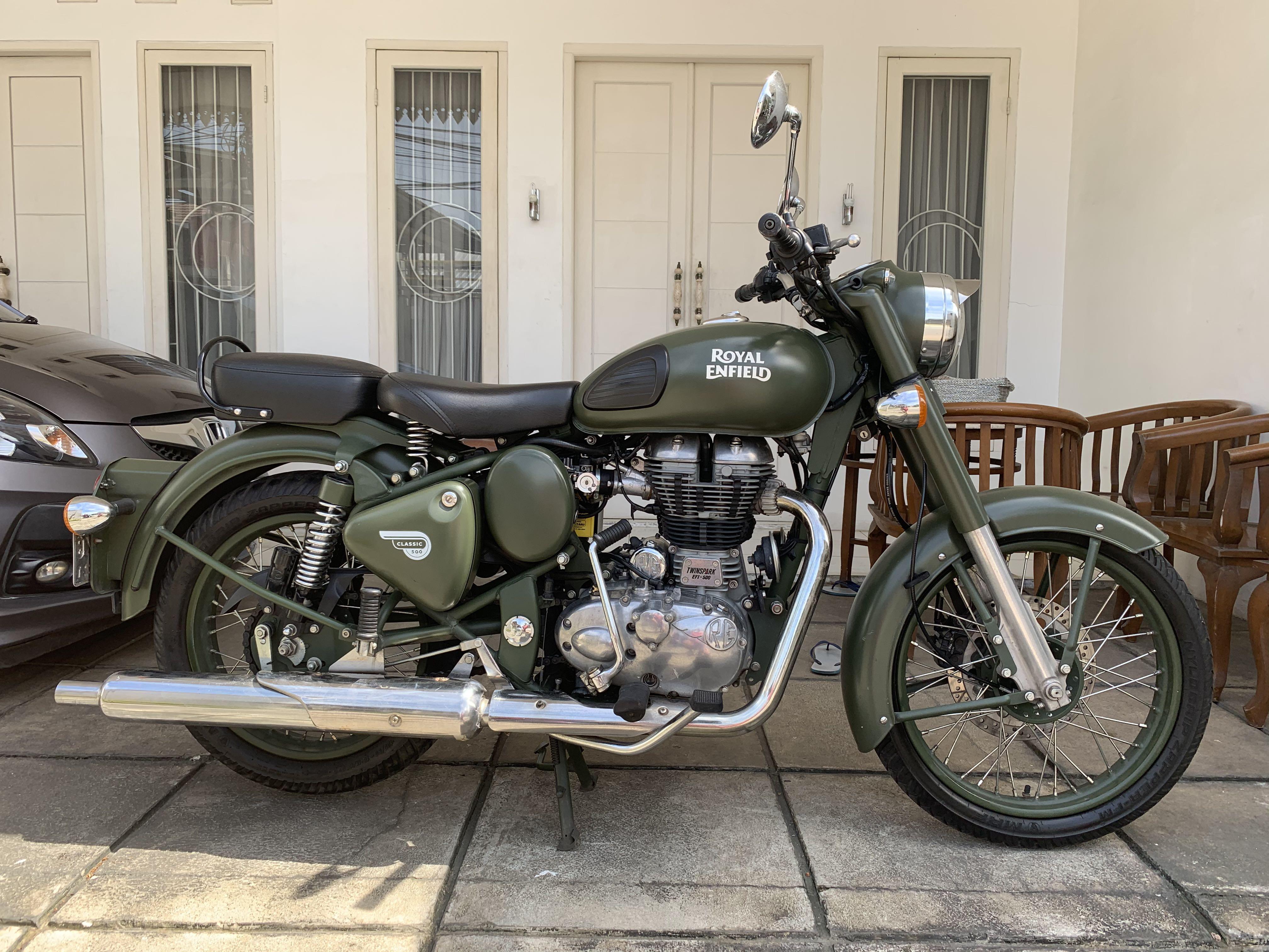 Royal enfield classic hotsell 500 battle green