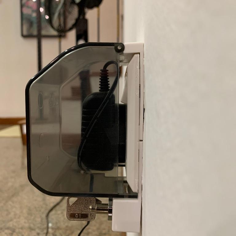 Electrical Single Plug Socket Safety Cover with lock, Babies & Kids