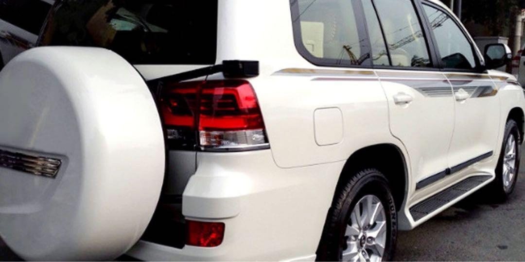 Toyota Landcruiser LC200 back tire cover assembly rear wheel design