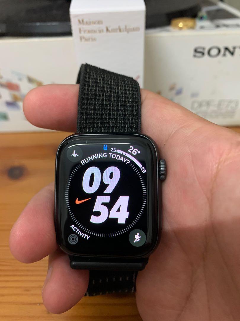 Tanzania pirámide Boquilla Apple Watch Series 4 (Nike) 44mm, Mobile Phones & Gadgets, Wearables &  Smart Watches on Carousell